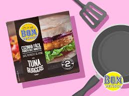 Bom Petisco tuna burger serving idea