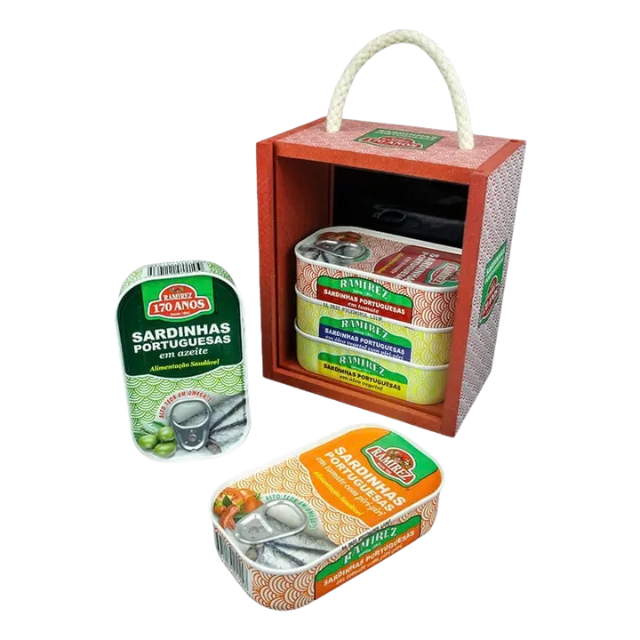 „Ramirez“ portugališkų sardinių rinkinys (5 x 125 g) – medinė dovanų dėžutė